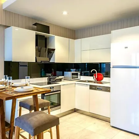Allure Towers 213 דירה